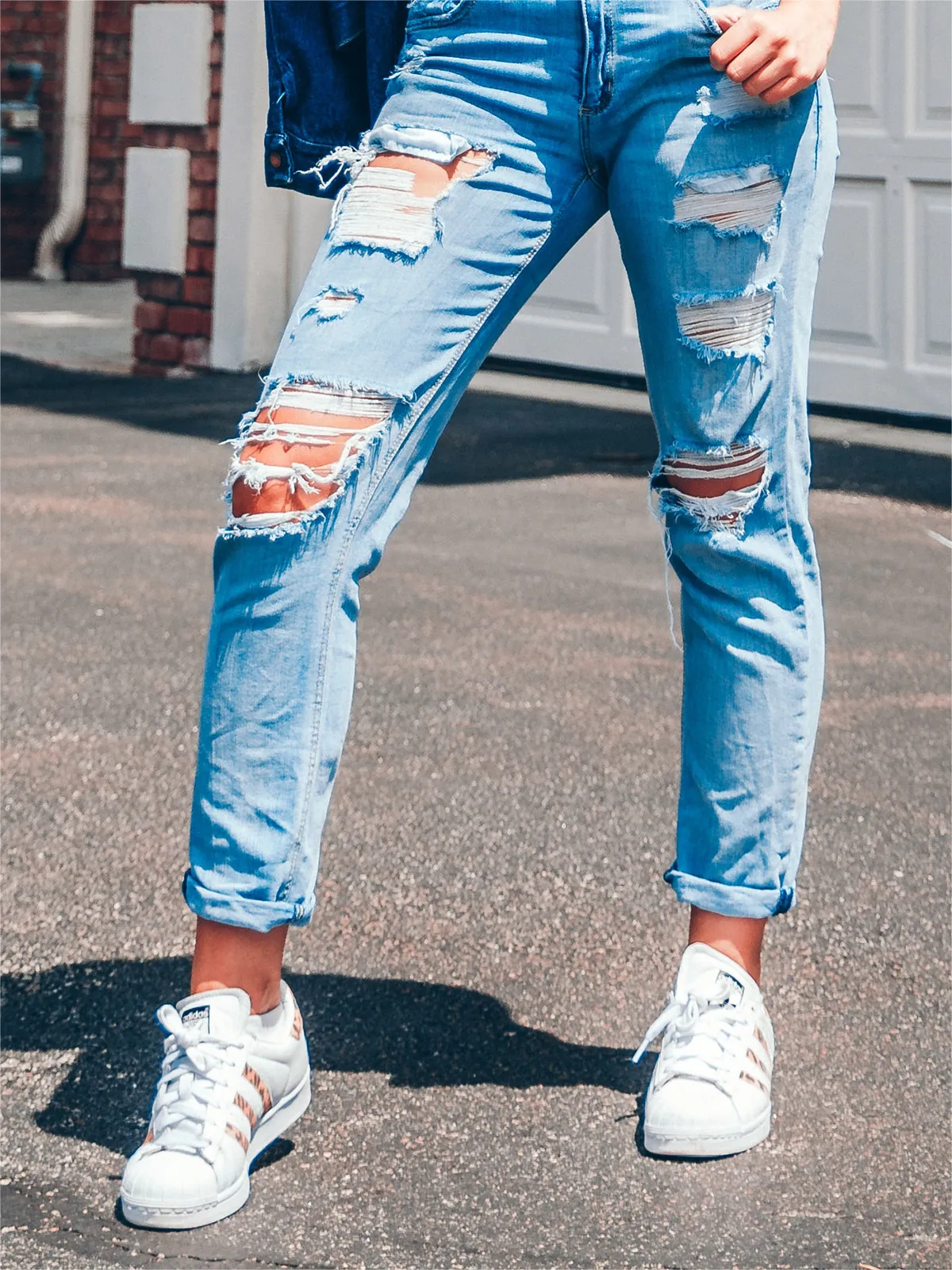 666F boyfriend jeans with rips